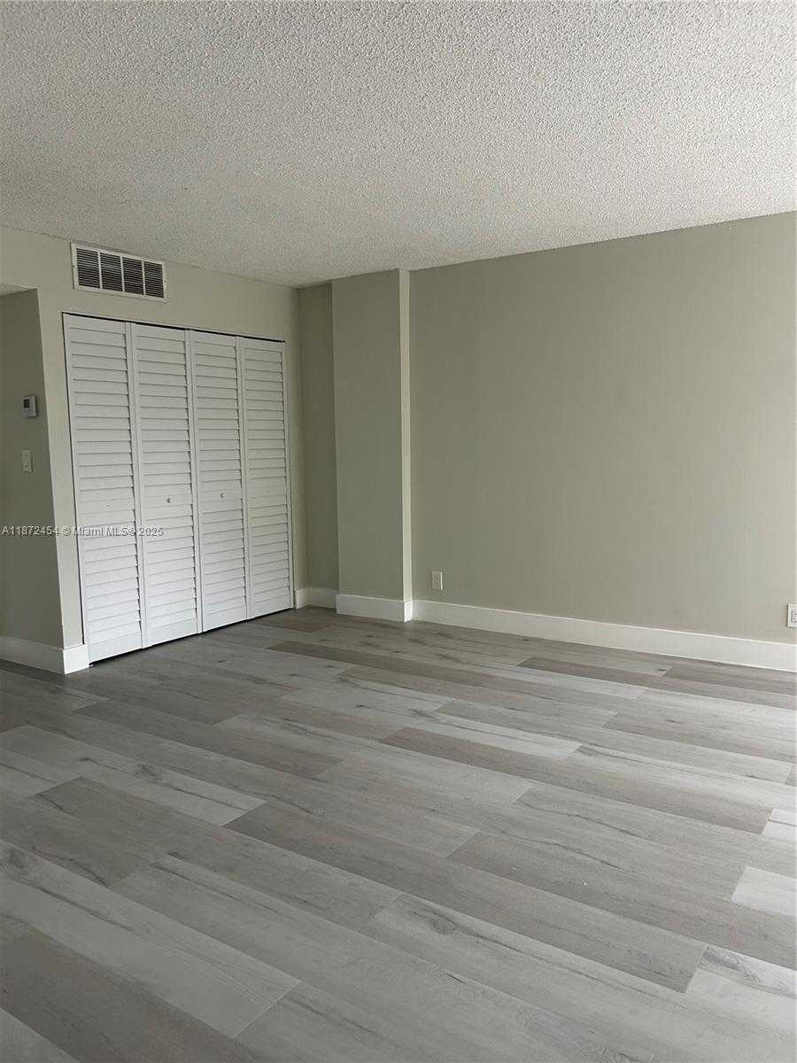 Small Image of 17021 NORTH BAY RD #216, Sunny Isles Beach Number 8