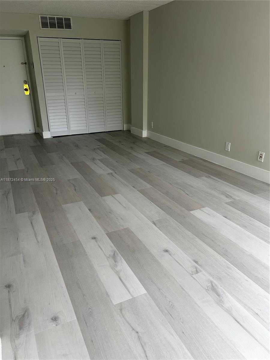 Small Image of 17021 NORTH BAY RD #216, Sunny Isles Beach Number 9