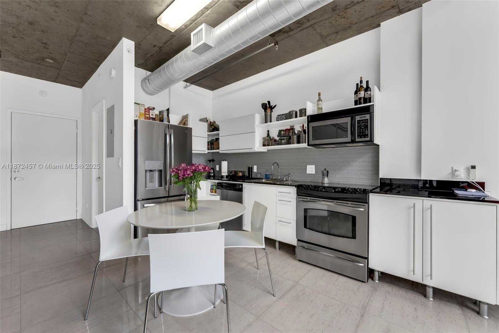 Small Image of 690 SOUTH WEST 1ST CT #2710, Miami Number 6