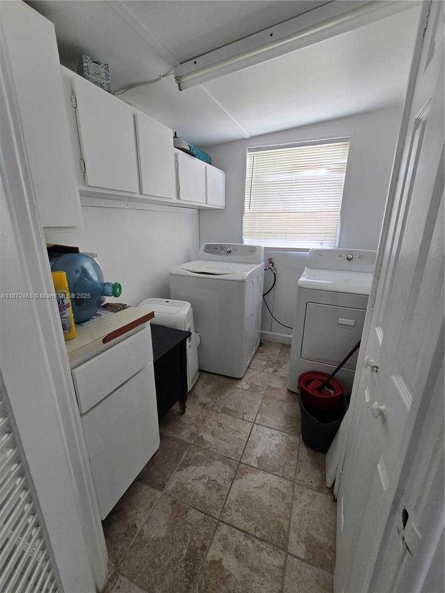 Small Image of 1328 SOUTH 33RD ST #., Hollywood Number 23