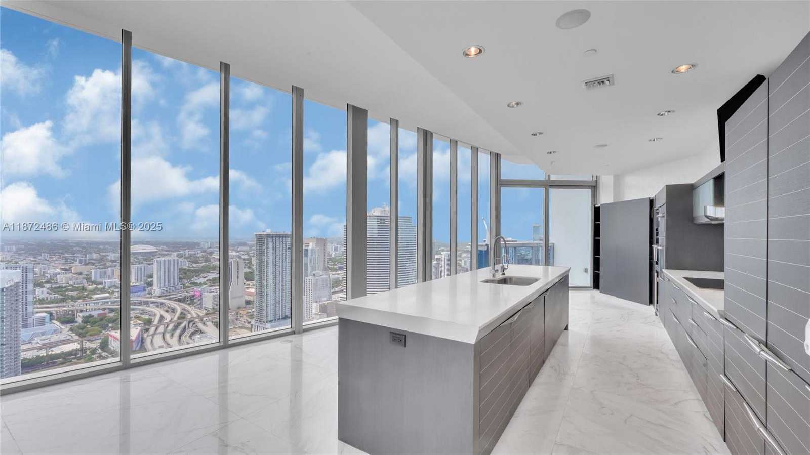 Small Image of 200 BISCAYNE BOULEVARD WAY #PH5402, Miami Number 16