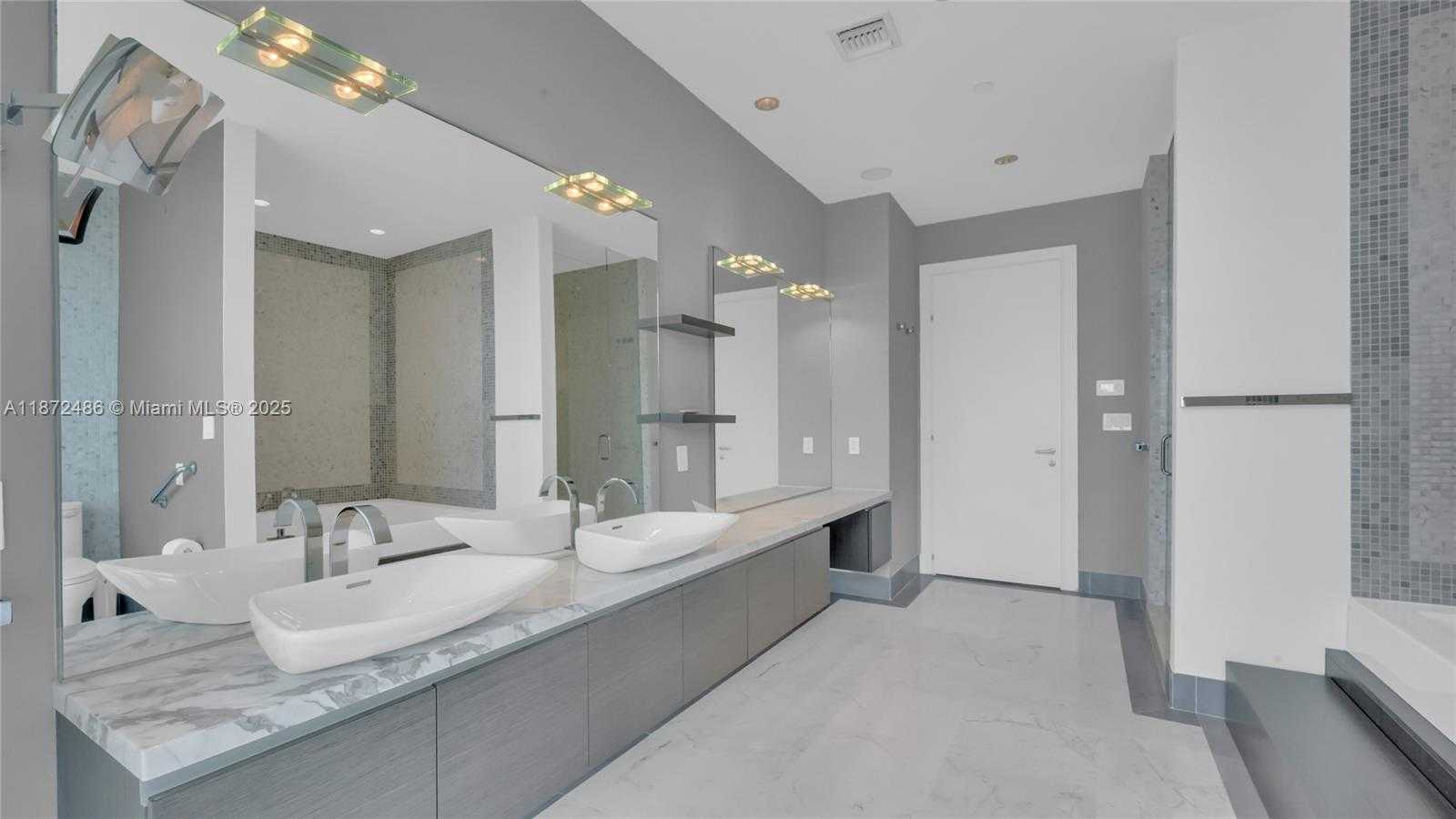 Small Image of 200 BISCAYNE BOULEVARD WAY #PH5402, Miami Number 22