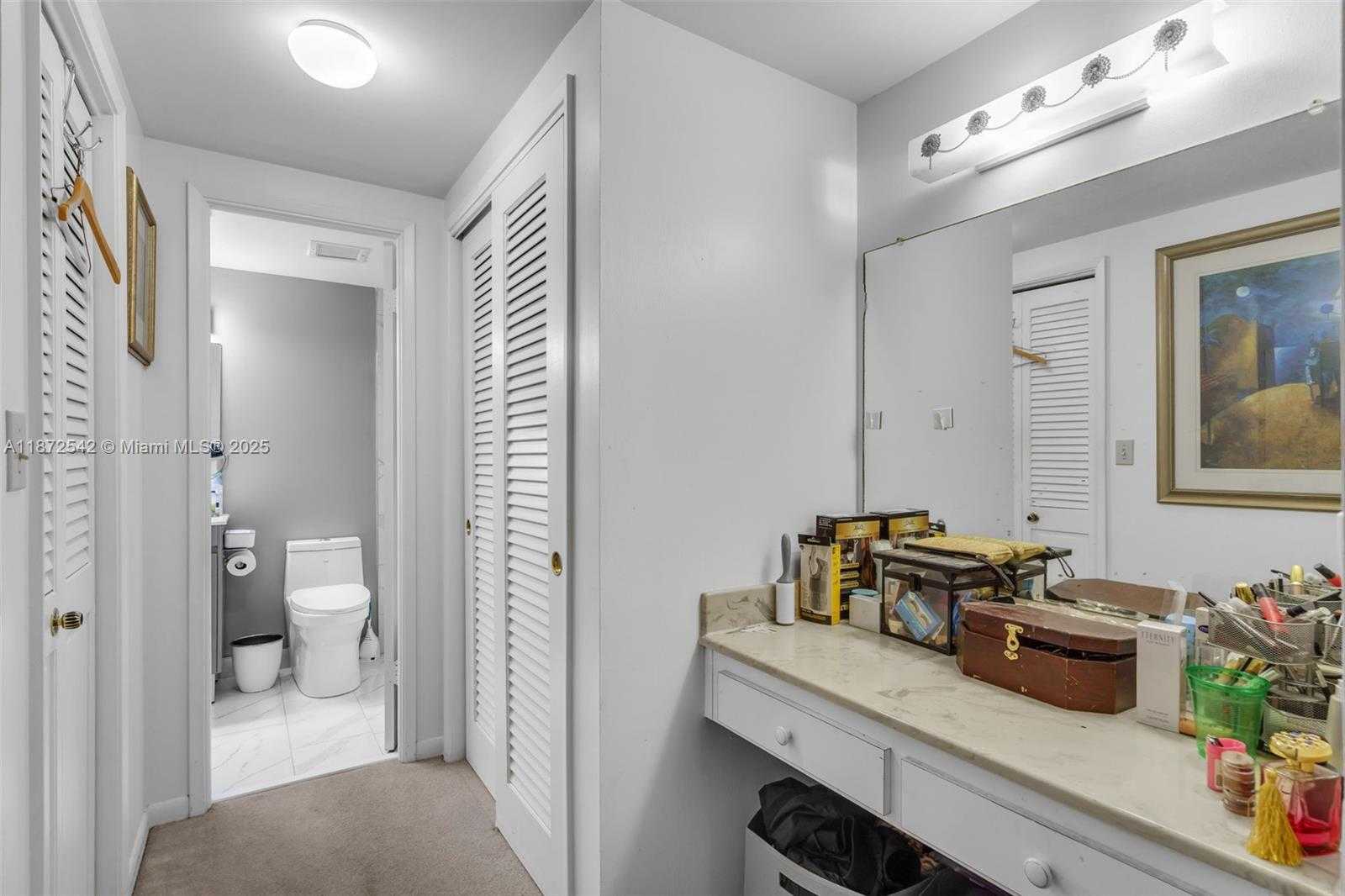 Small Image of 4350 HILLCREST DR #314, Hollywood Number 15
