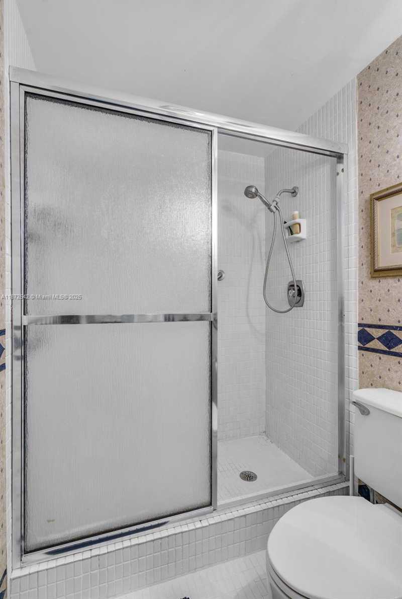 Small Image of 4350 HILLCREST DR #314, Hollywood Number 20