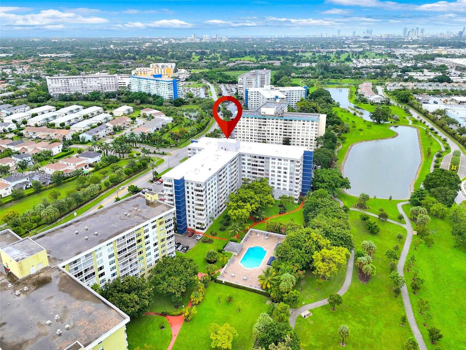 Small Image of 4350 HILLCREST DR #314, Hollywood Number 28