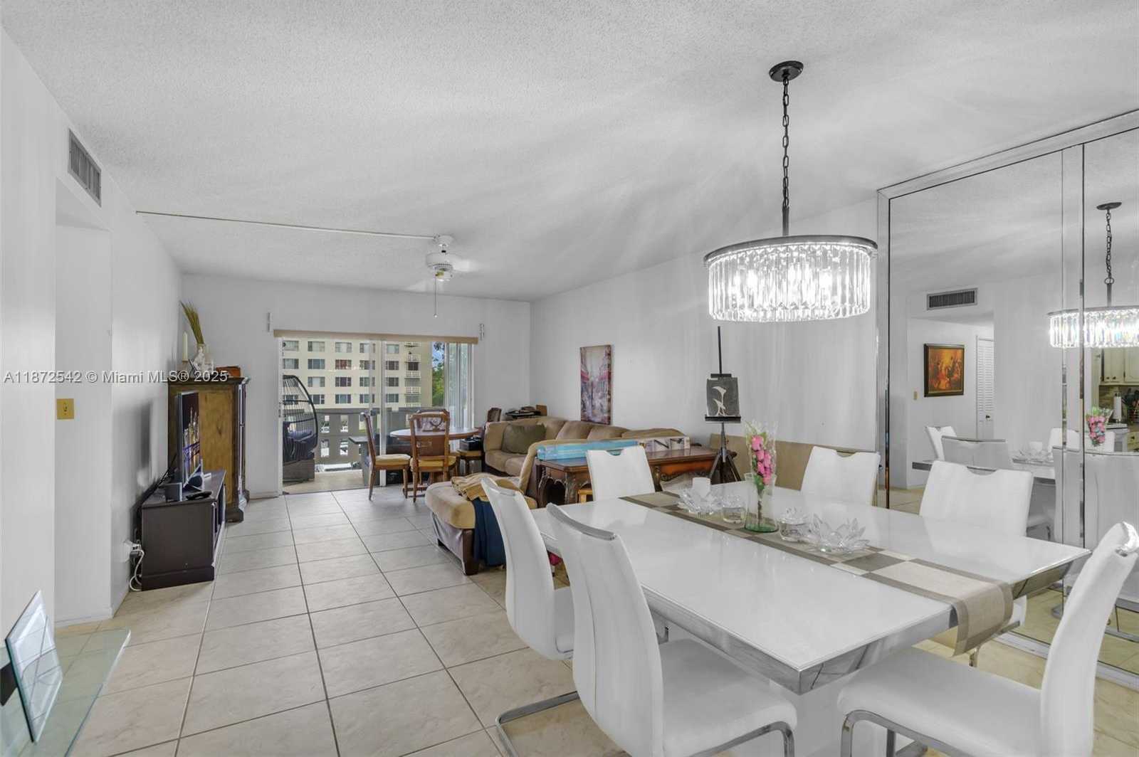 Small Image of 4350 HILLCREST DR #314, Hollywood Number 3