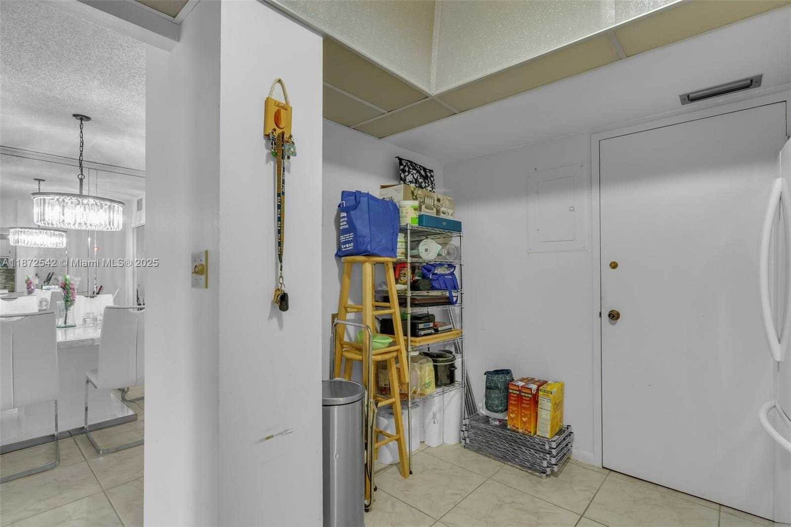 Small Image of 4350 HILLCREST DR #314, Hollywood Number 9
