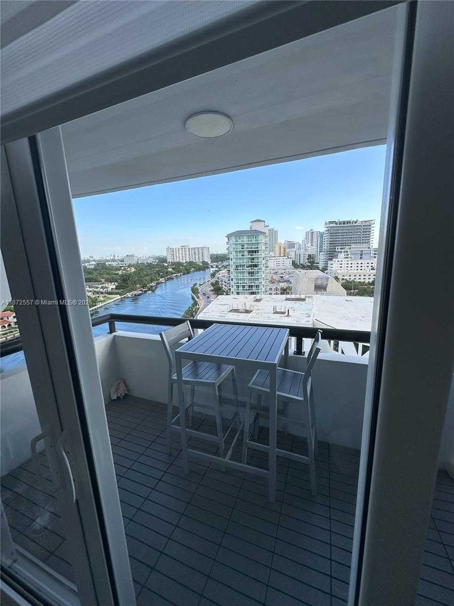 Small Image of 3200 COLLINS AVE #11-3, Miami Beach Number 13