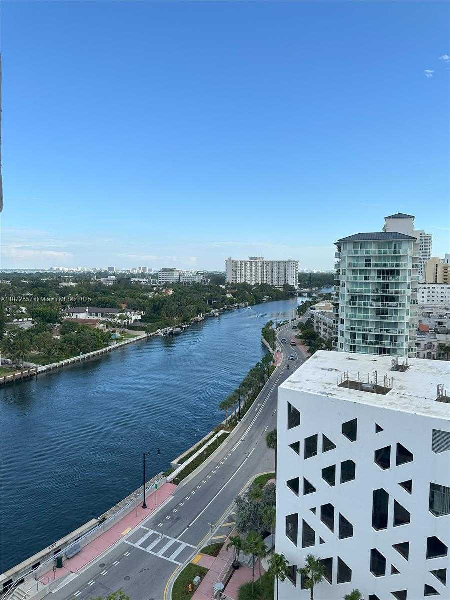 Small Image of 3200 COLLINS AVE #11-3, Miami Beach Number 15