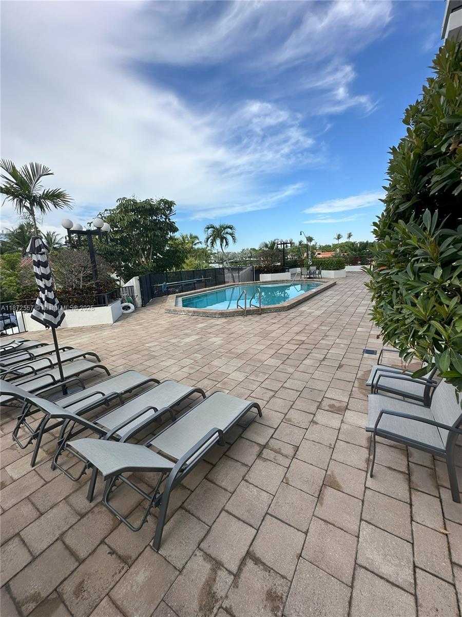Small Image of 3200 COLLINS AVE #11-3, Miami Beach Number 22