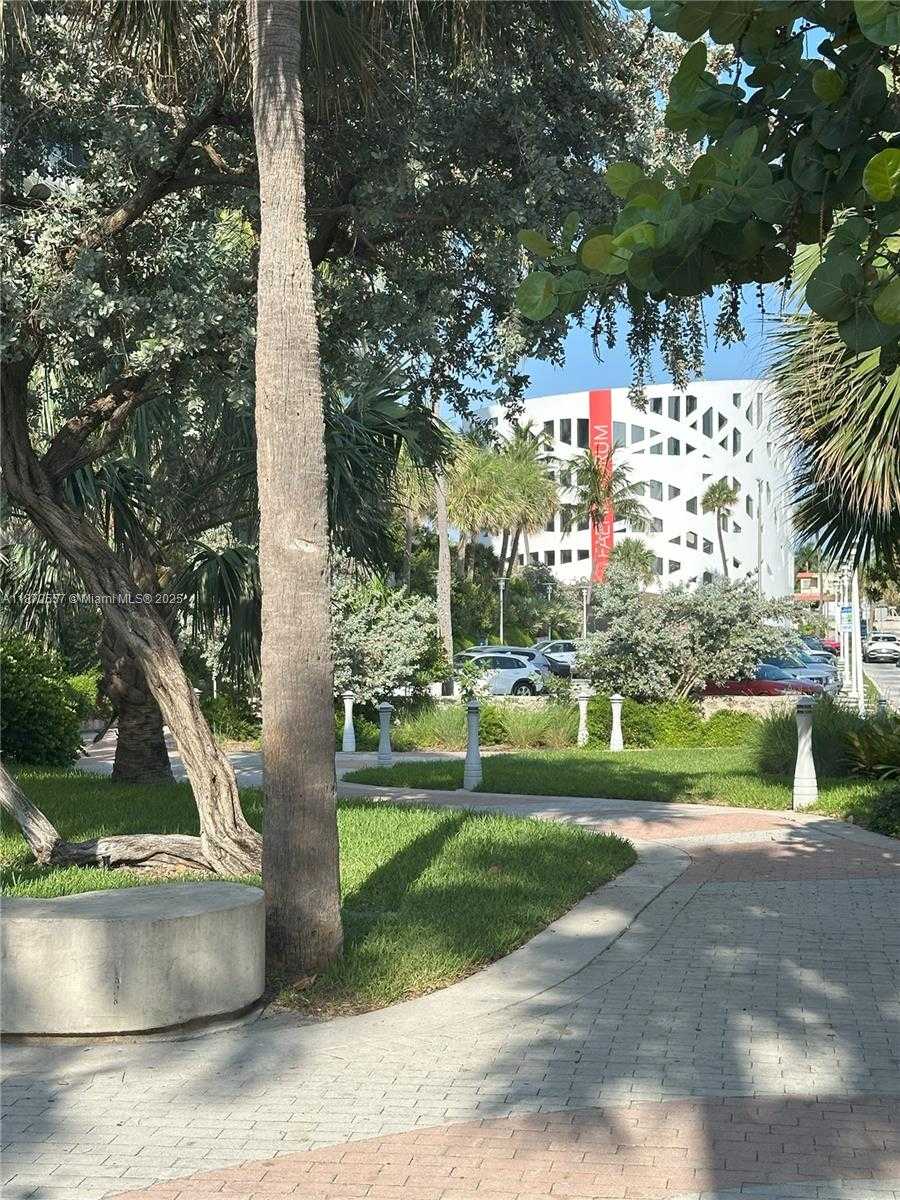 Small Image of 3200 COLLINS AVE #11-3, Miami Beach Number 24
