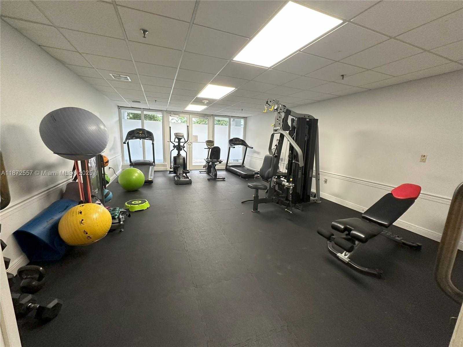 Small Image of 3200 COLLINS AVE #11-3, Miami Beach Number 29