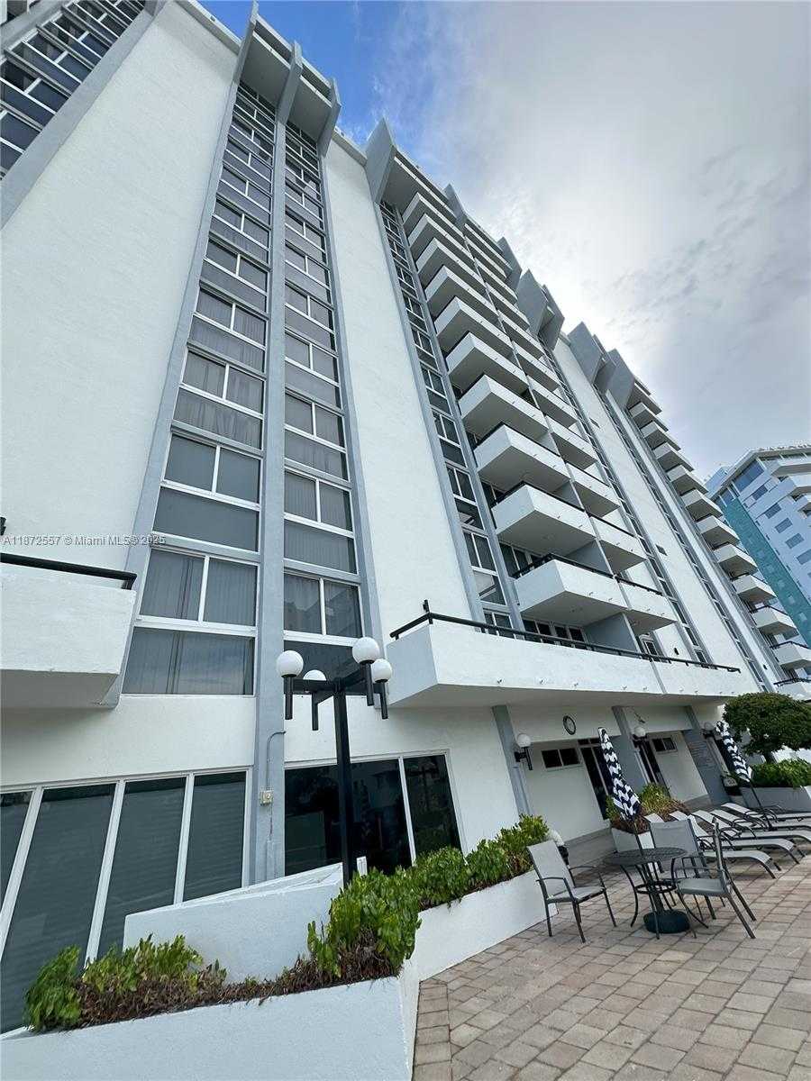 Small Image of 3200 COLLINS AVE #11-3, Miami Beach Number 33