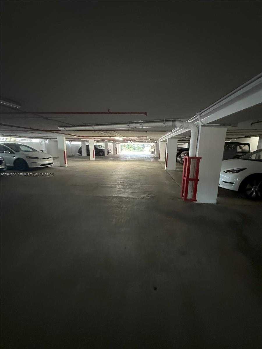 Small Image of 3200 COLLINS AVE #11-3, Miami Beach Number 34