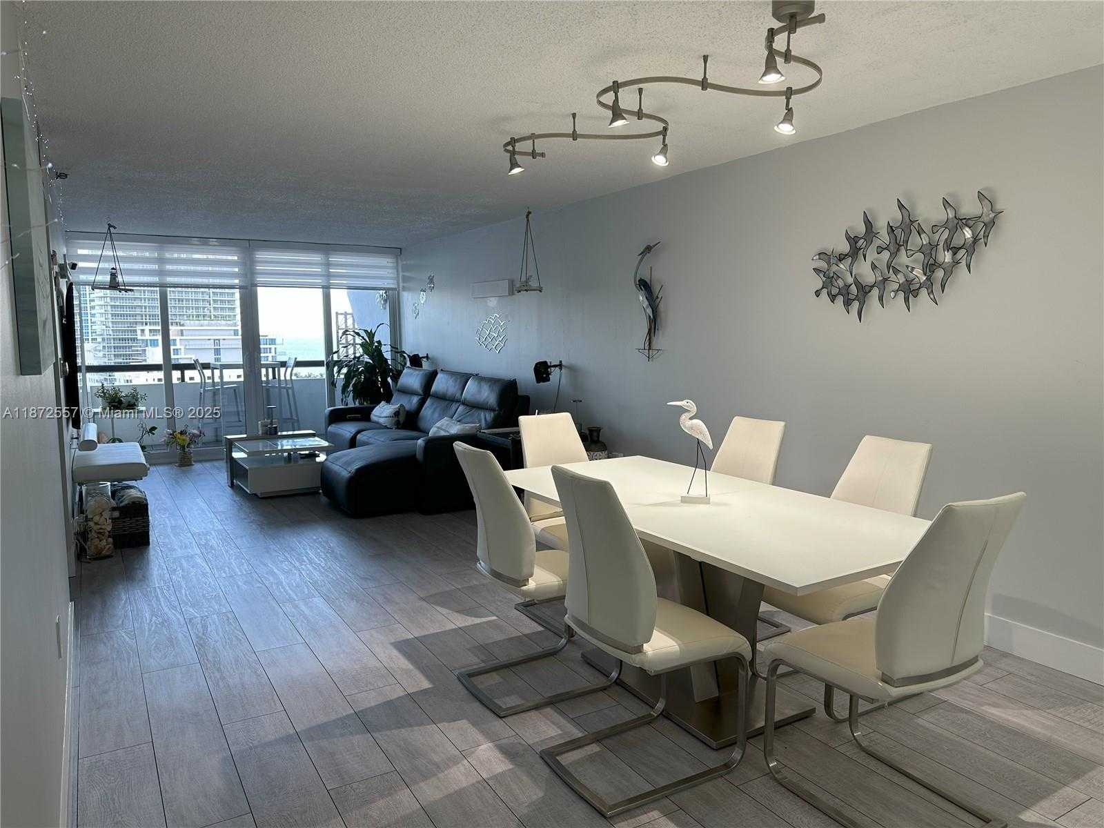Small Image of 3200 COLLINS AVE #11-3, Miami Beach Number 6