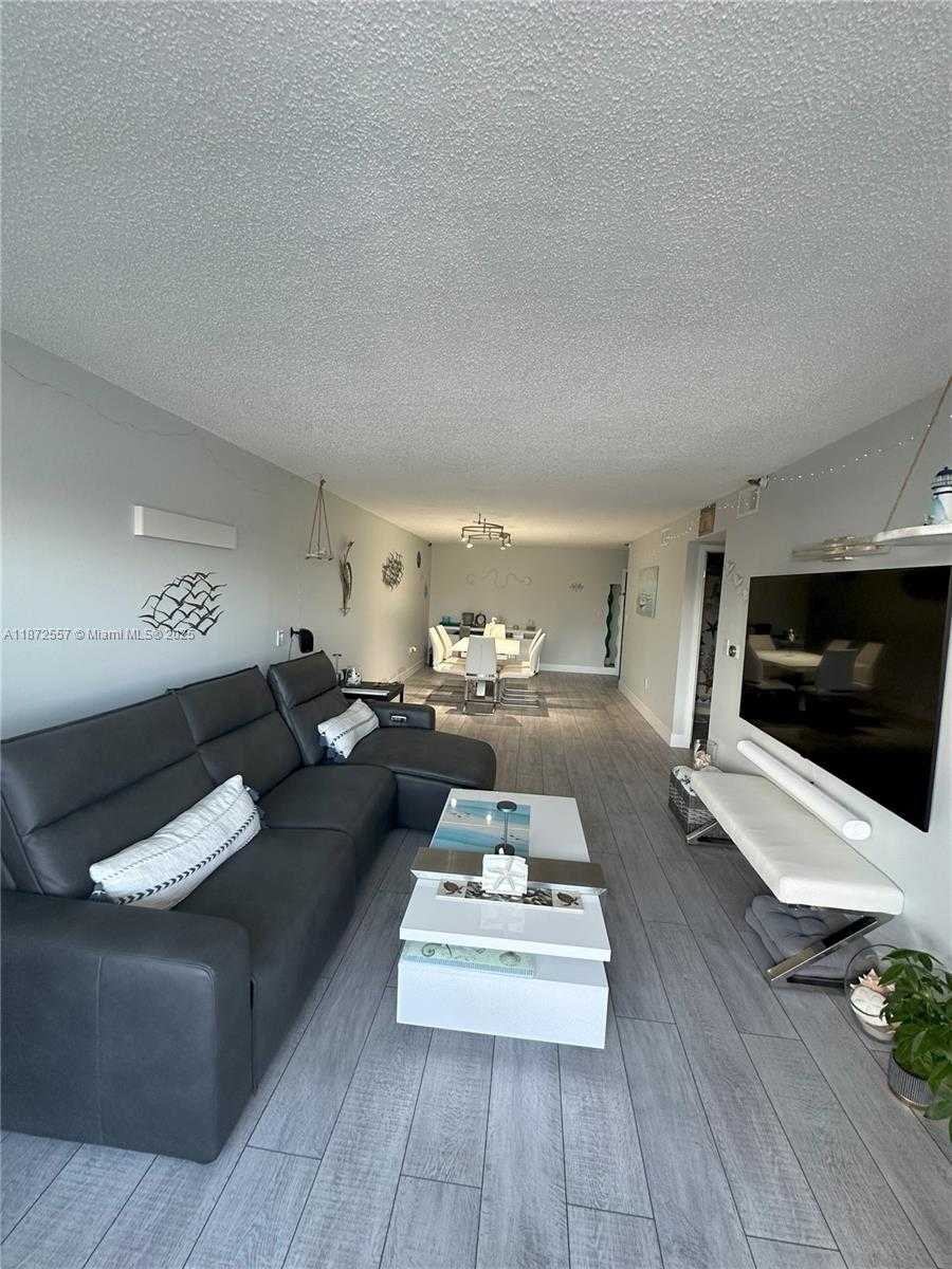 Small Image of 3200 COLLINS AVE #11-3, Miami Beach Number 7