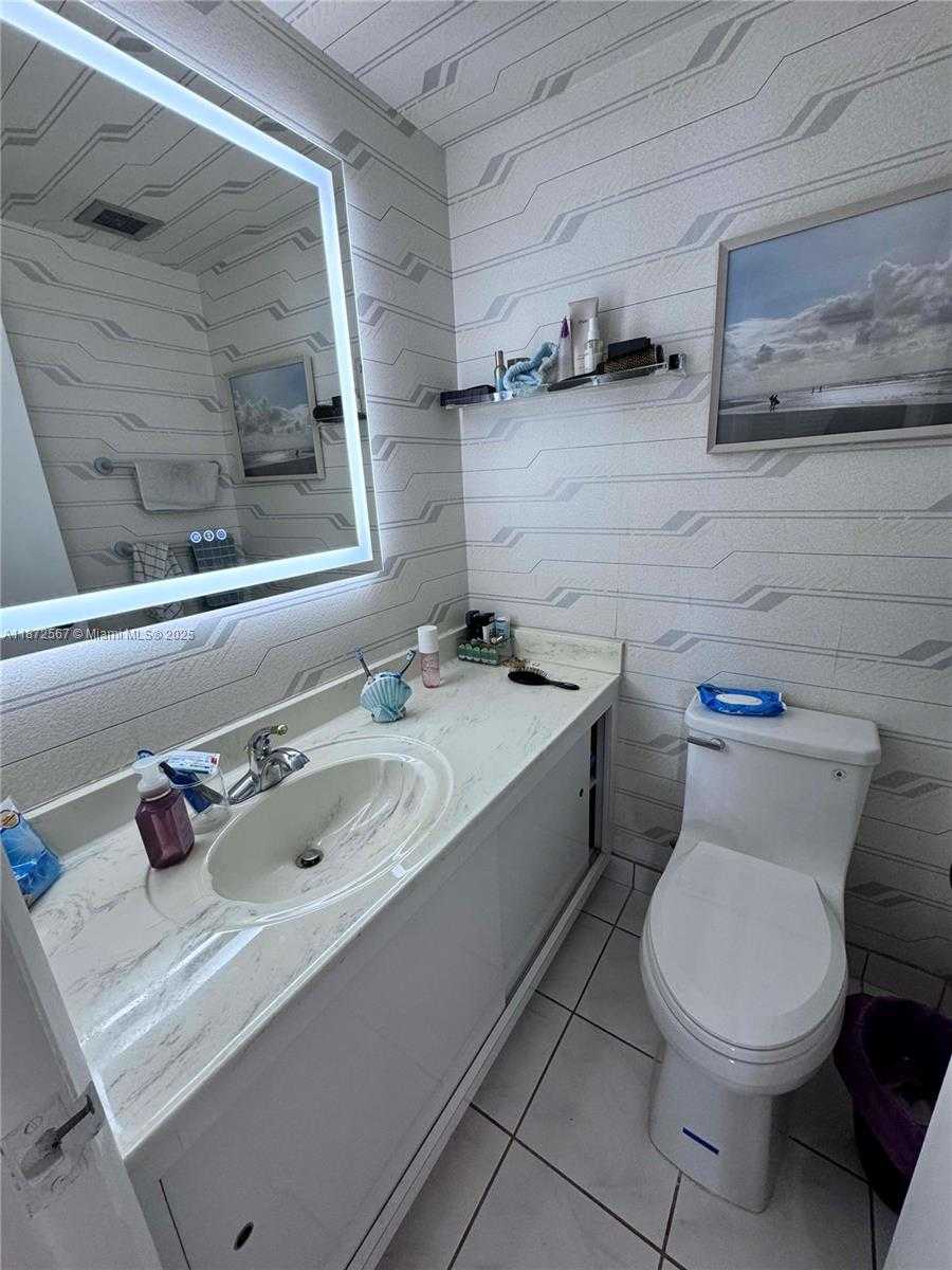 Small Image of 1950 SOUTH OCEAN DR #11D, Hallandale Beach Number 12