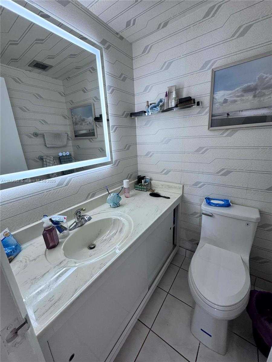 Small Image of 1950 SOUTH OCEAN DR #11D, Hallandale Beach Number 13