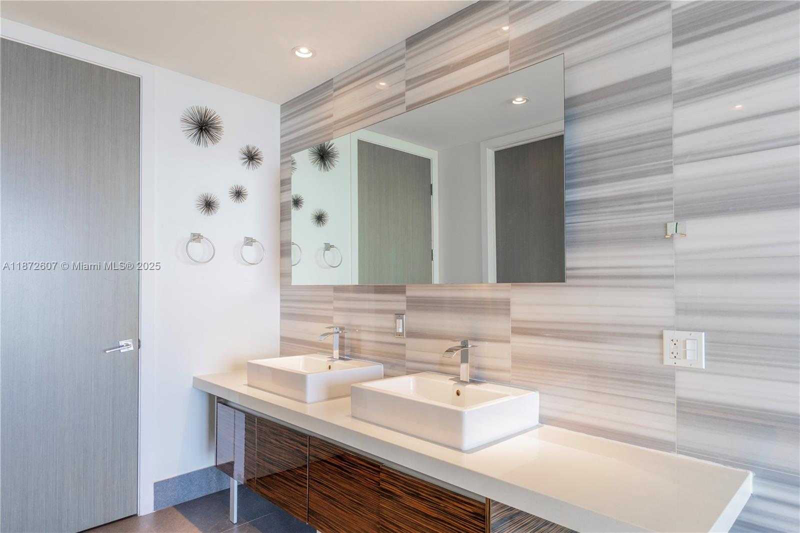 Small Image of 1100 BISCAYNE BLVD #4502, Miami Number 13