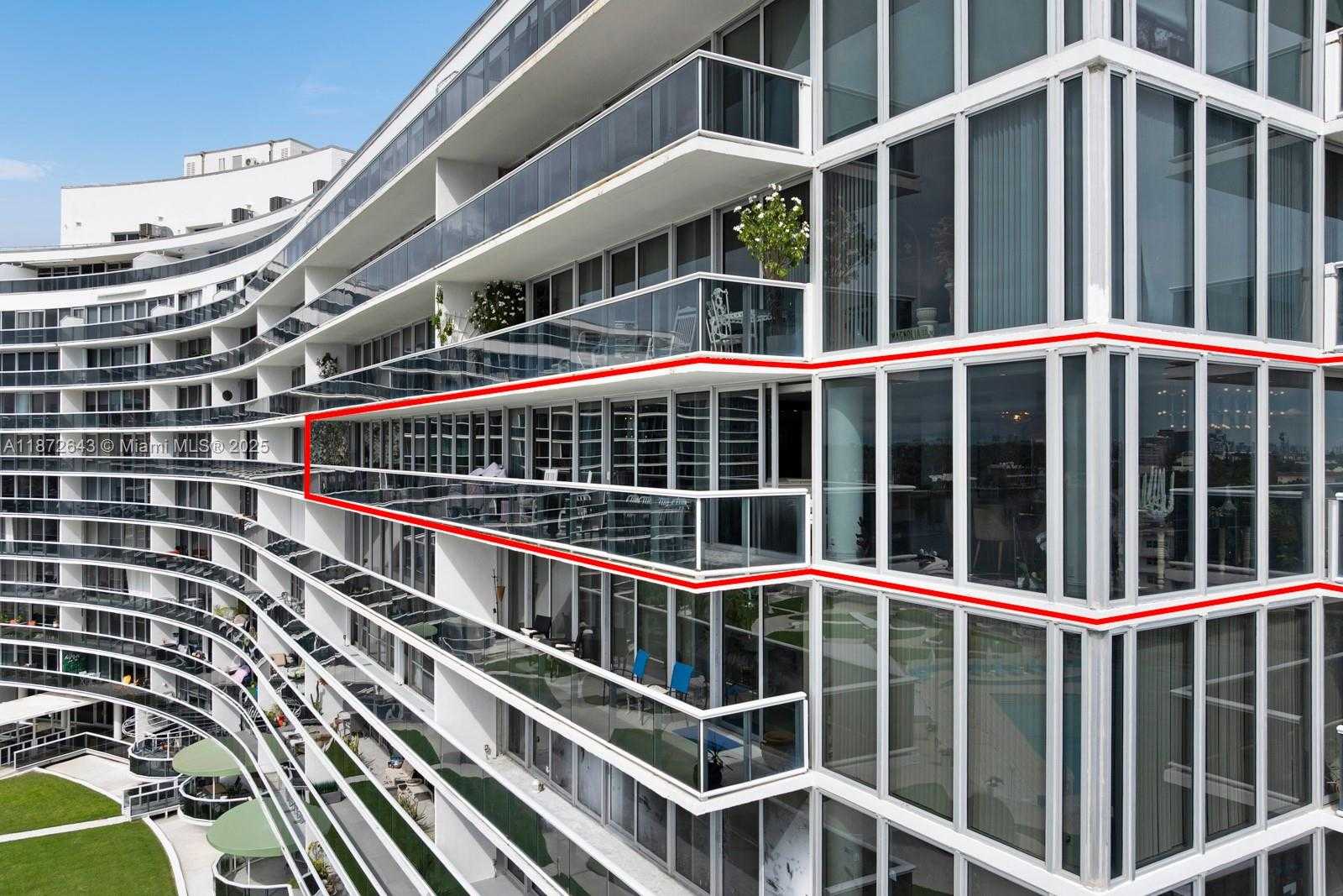 Small Image of 900 BAY DR #702/704, Miami Beach Number 3