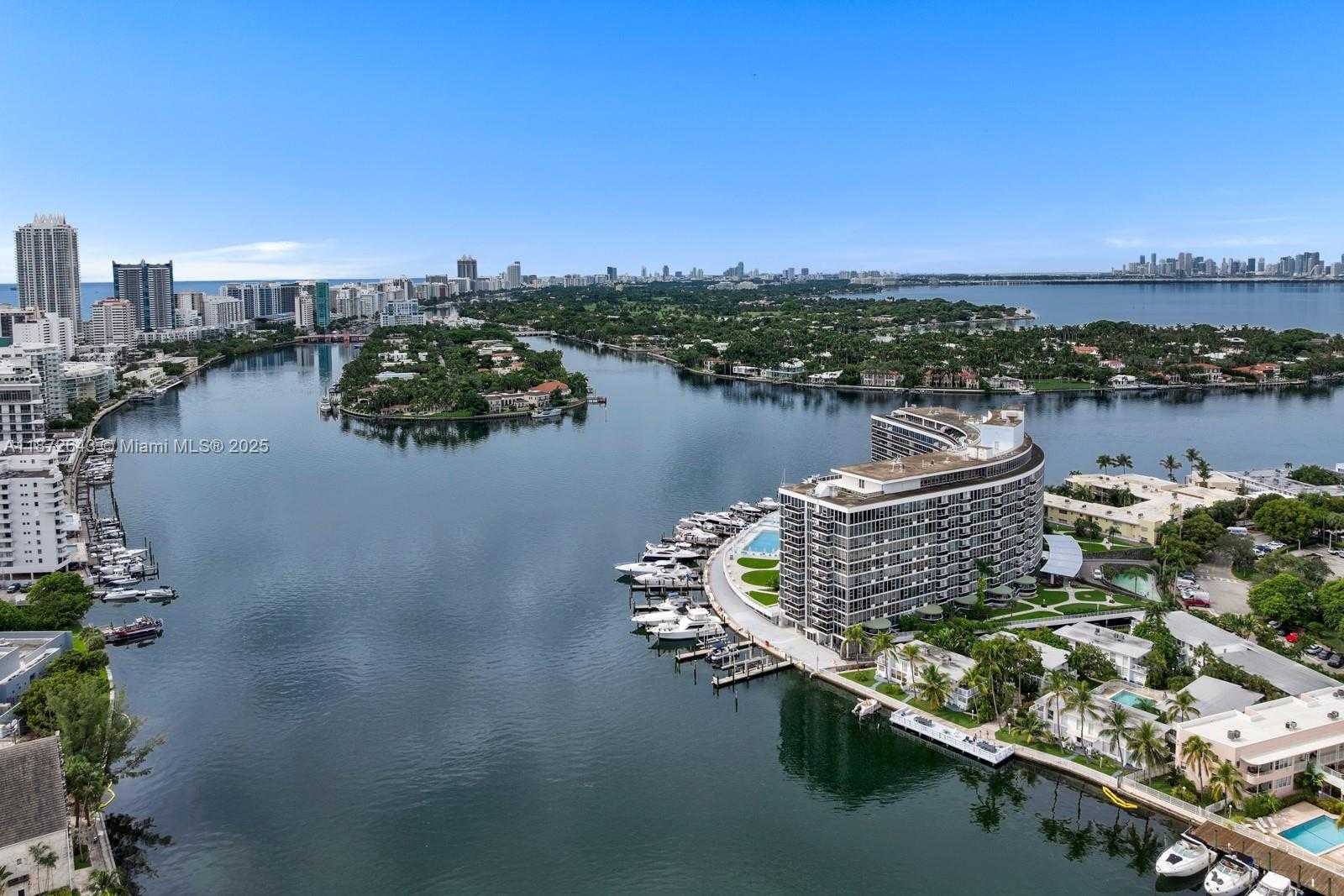 Small Image of 900 BAY DR #702/704, Miami Beach Number 32