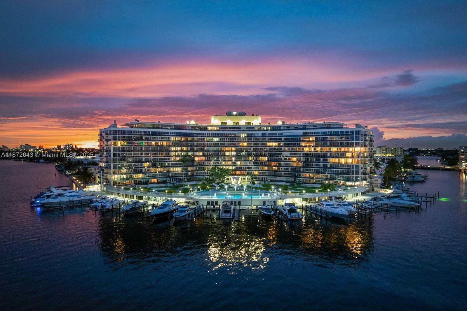 Small Image of 900 BAY DR #702/704, Miami Beach Number 35