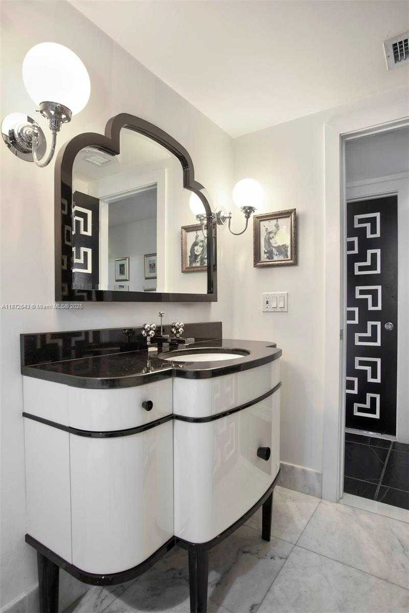 Small Image of 900 BAY DR #702/704, Miami Beach Number 48