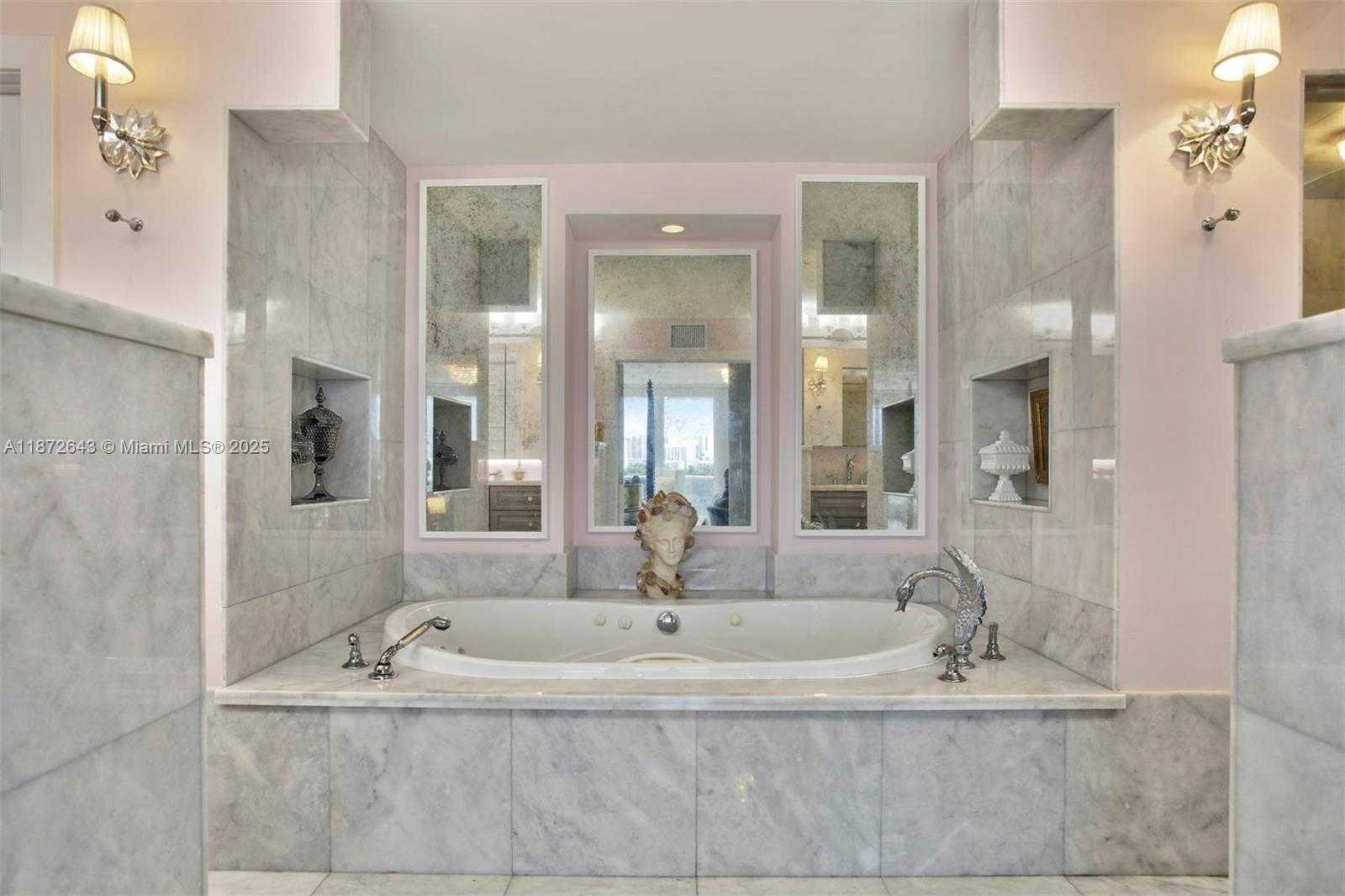 Small Image of 900 BAY DR #702/704, Miami Beach Number 64