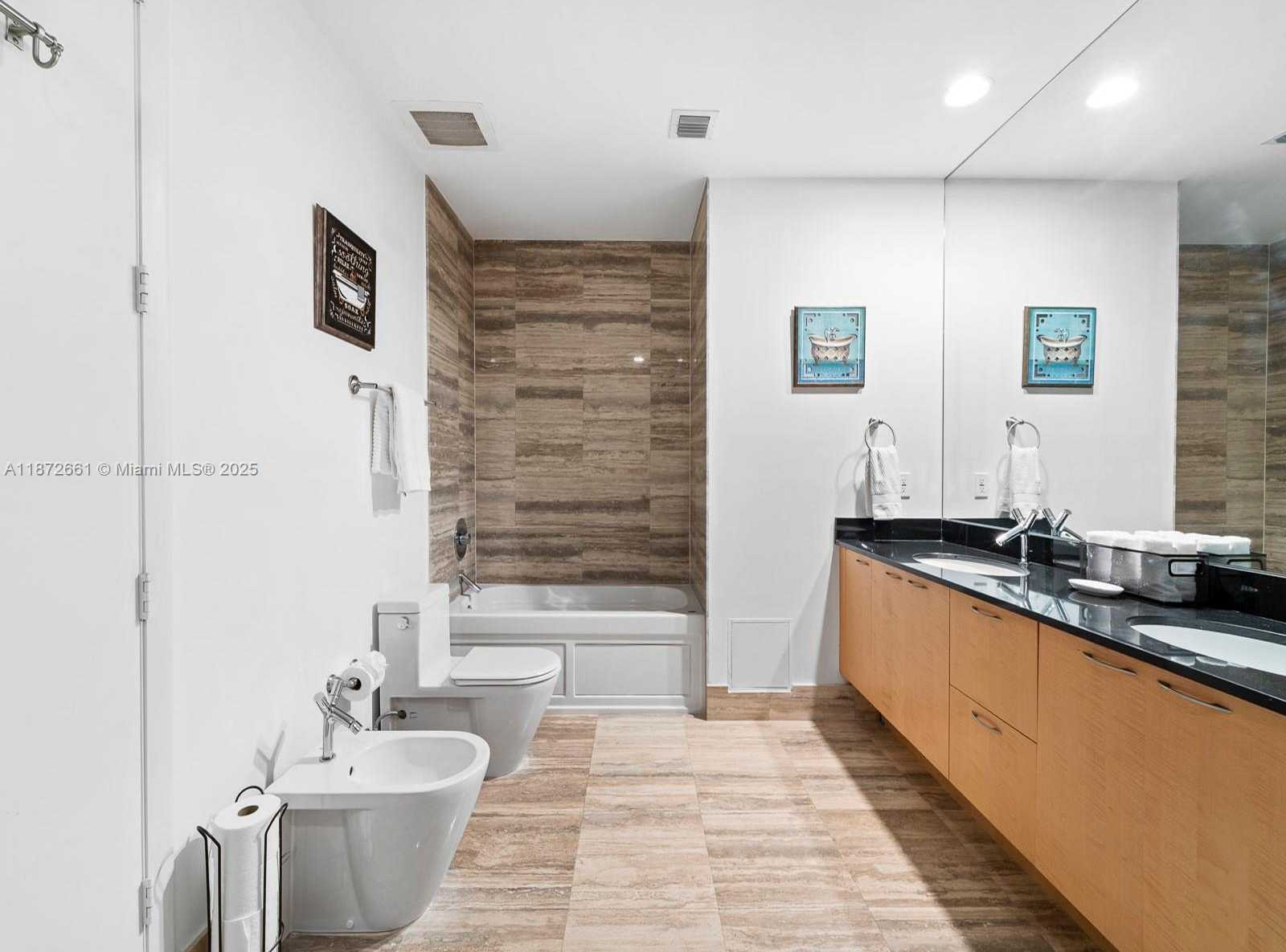 Small Image of 15901 COLLINS AVE #405, Sunny Isles Beach Number 23