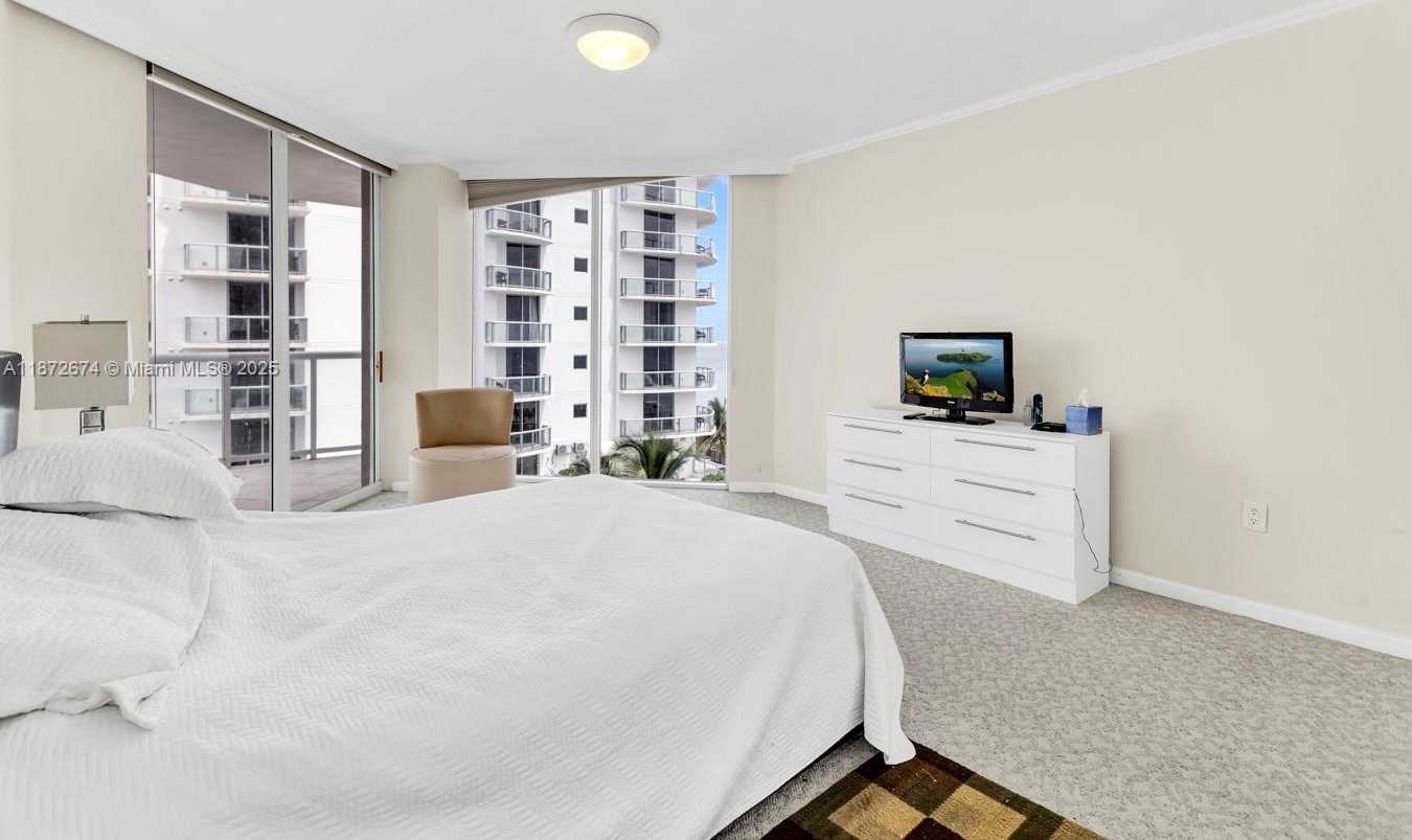 Small Image of 18671 COLLINS AVE #604, Sunny Isles Beach Number 13