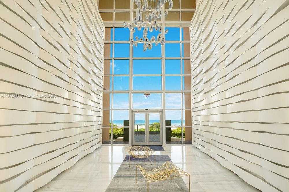 Small Image of 1455 OCEAN DR #904, Miami Beach Number 15