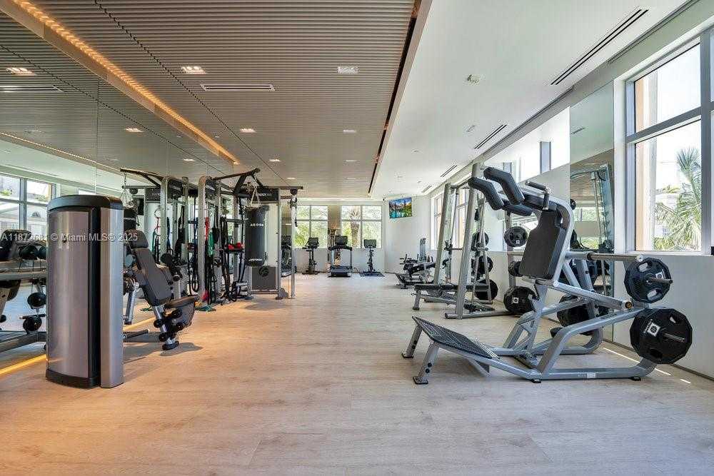 Small Image of 1455 OCEAN DR #904, Miami Beach Number 27