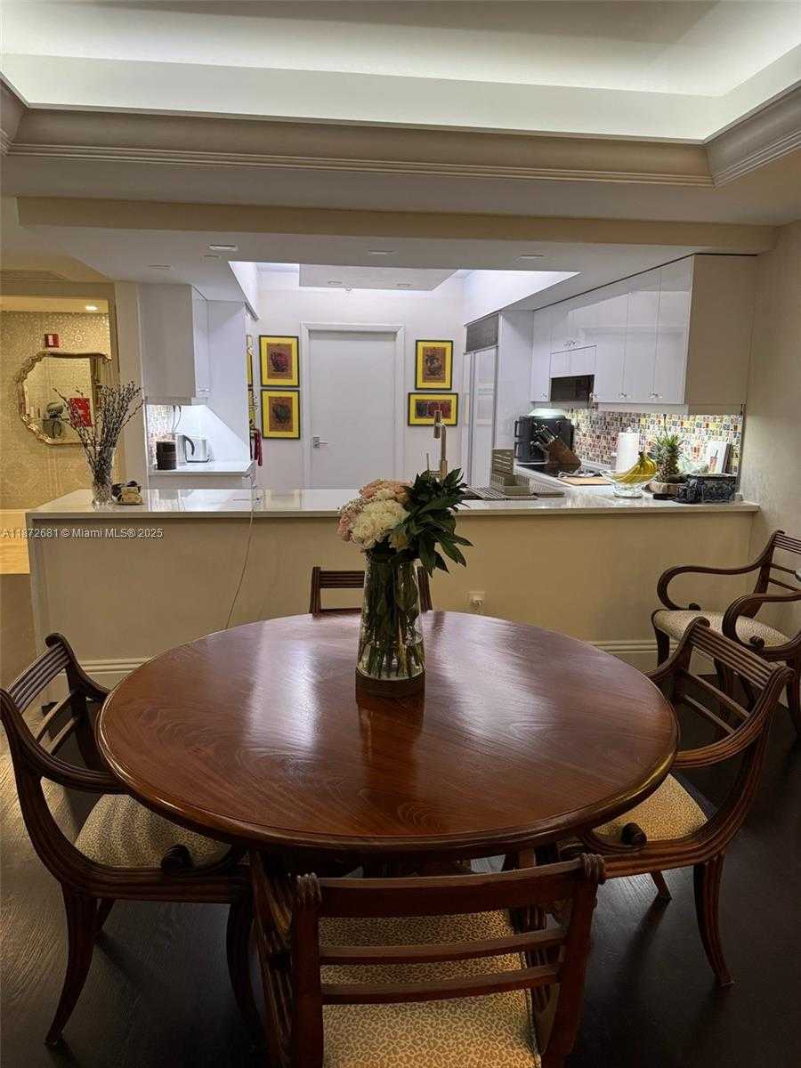 Small Image of 1455 OCEAN DR #904, Miami Beach Number 7