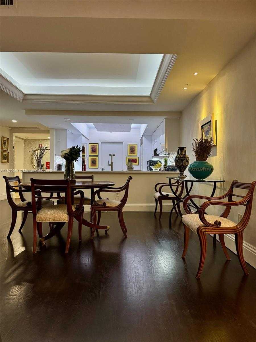 Small Image of 1455 OCEAN DR #904, Miami Beach Number 8