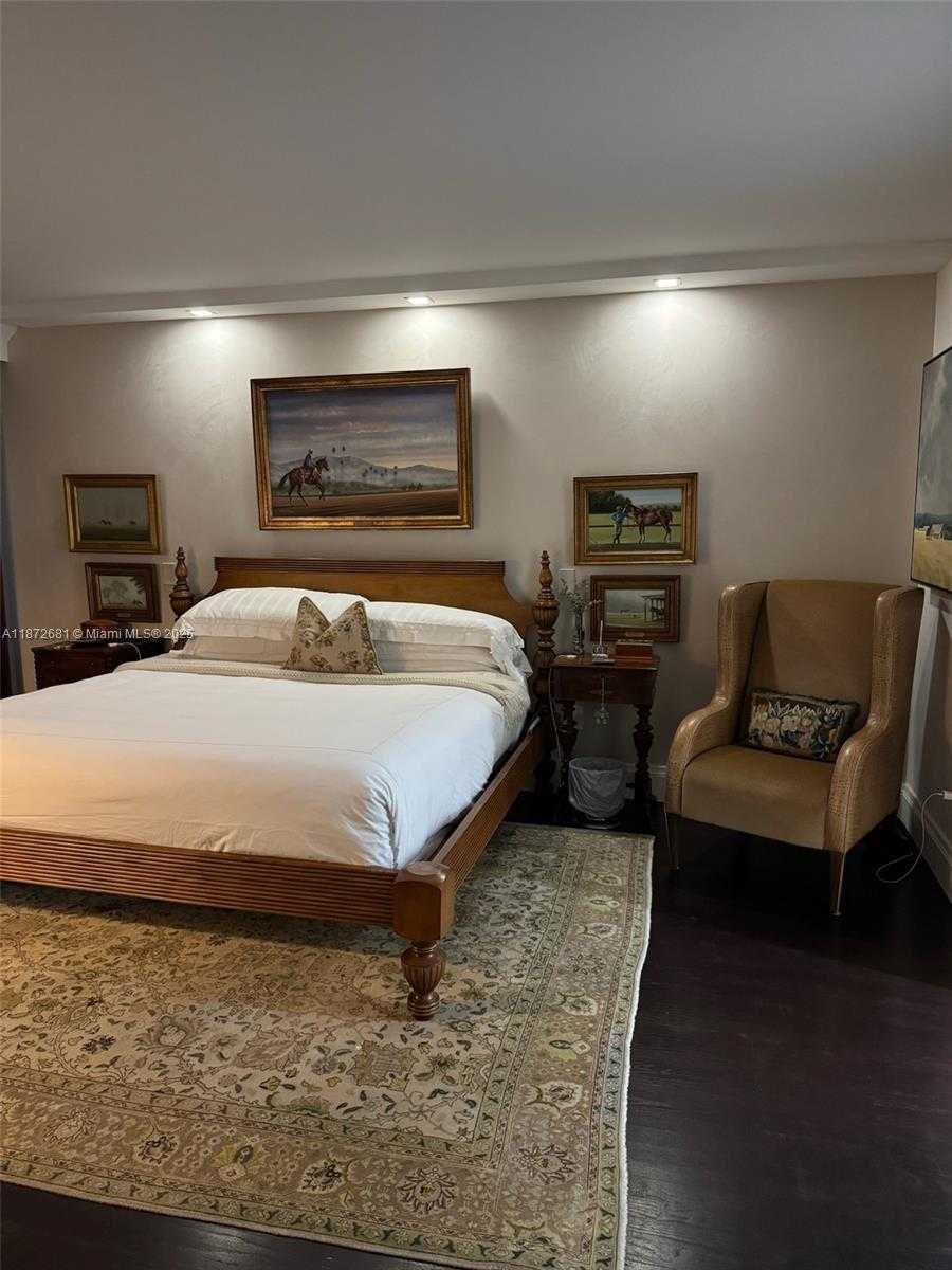 Small Image of 1455 OCEAN DR #904, Miami Beach Number 9