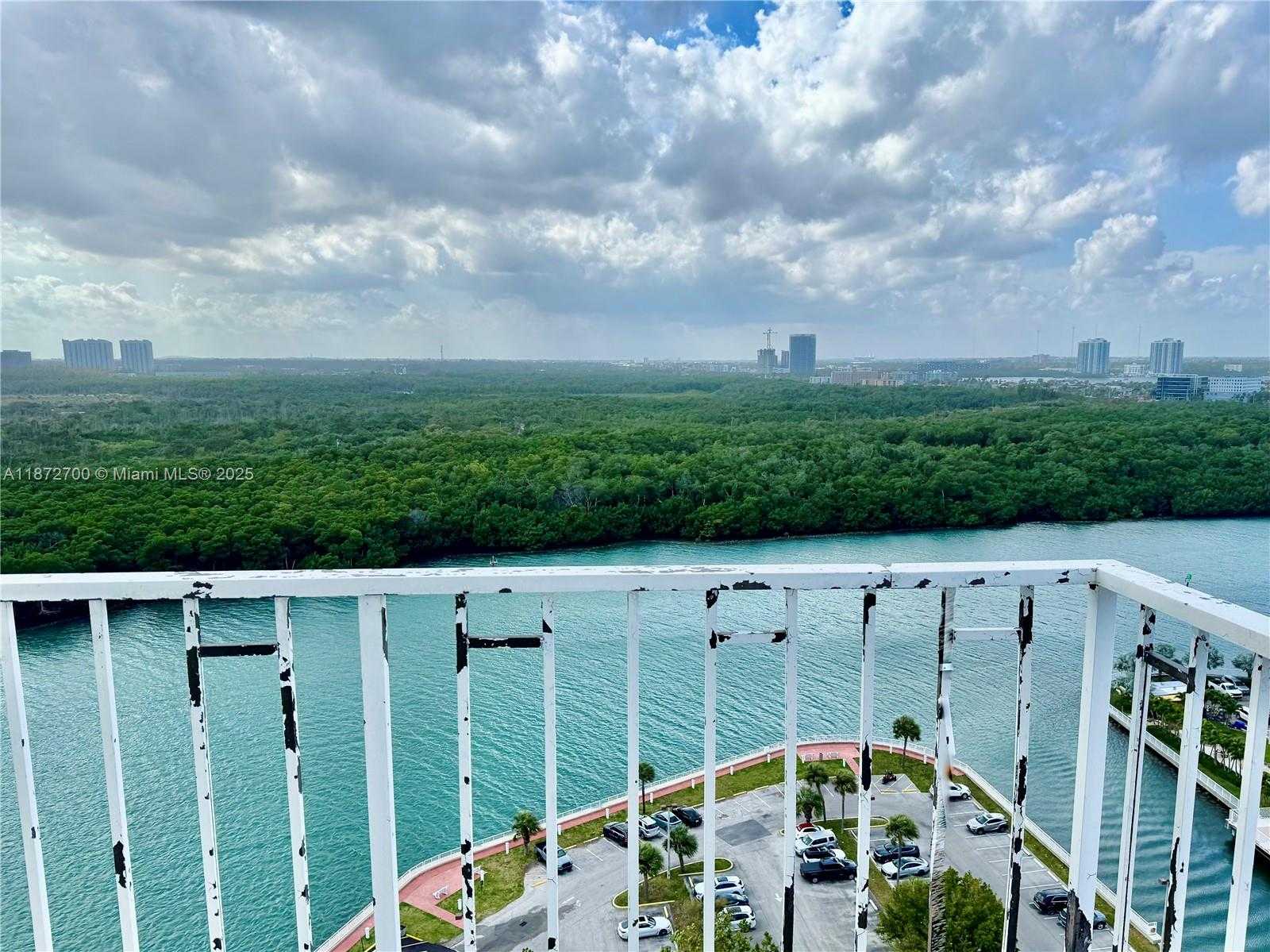 Small Image of 500 BAYVIEW DR #1921, Sunny Isles Beach Number 32