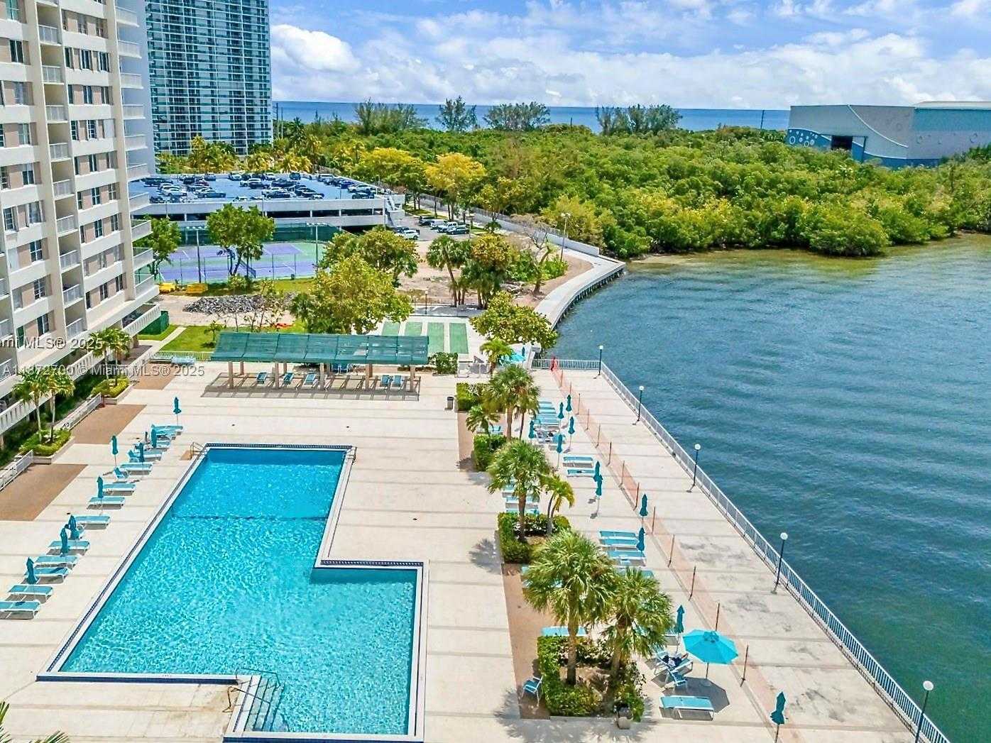 Small Image of 500 BAYVIEW DR #1921, Sunny Isles Beach Number 37
