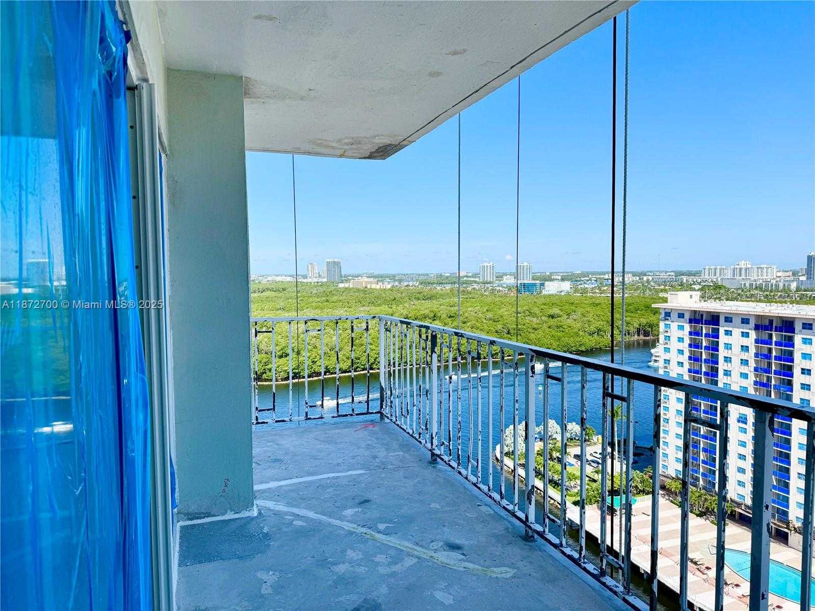 Small Image of 500 BAYVIEW DR #1921, Sunny Isles Beach Number 39