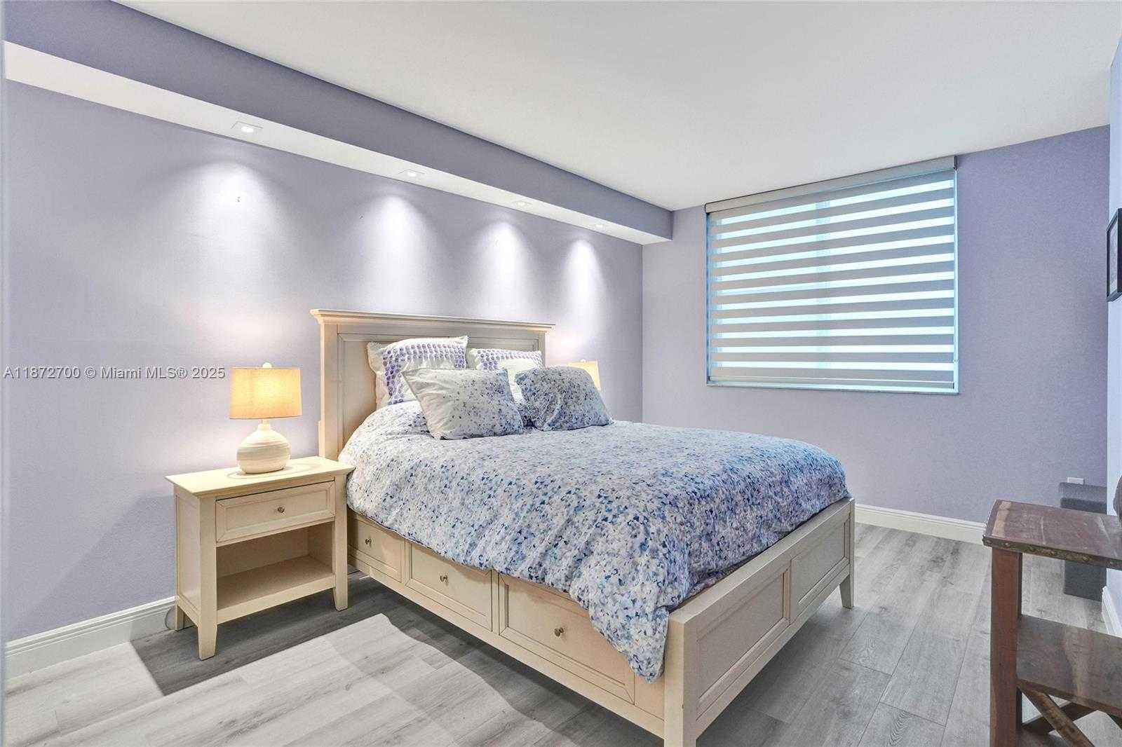 Small Image of 500 BAYVIEW DR #1921, Sunny Isles Beach Number 8
