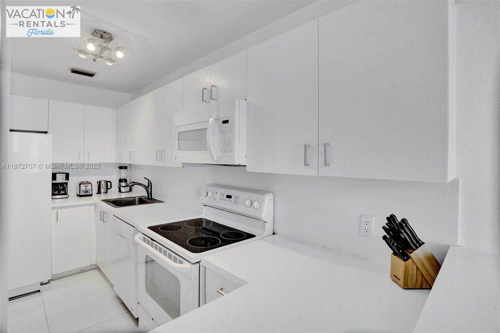 Small Image of 5445 COLLINS AVE #BAY-14, Miami Beach Number 16