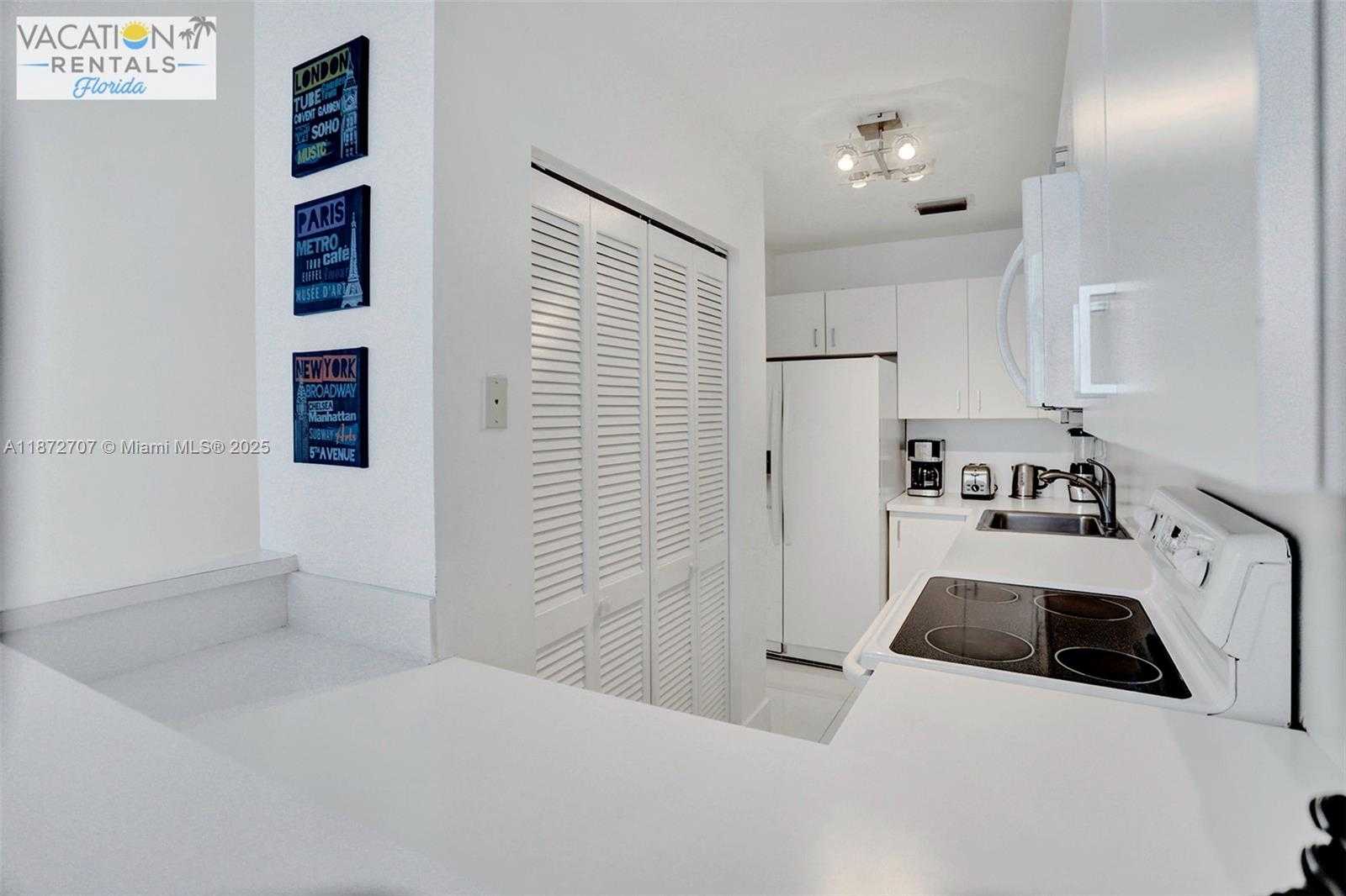 Small Image of 5445 COLLINS AVE #BAY-14, Miami Beach Number 17