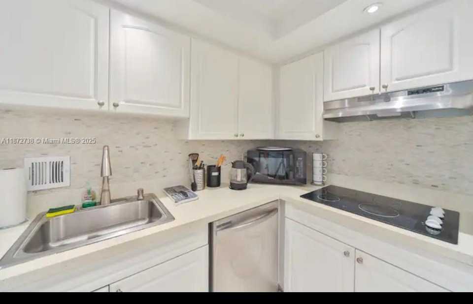 Small Image of 4001 SOUTH OCEAN DR #7L, Hollywood Number 12