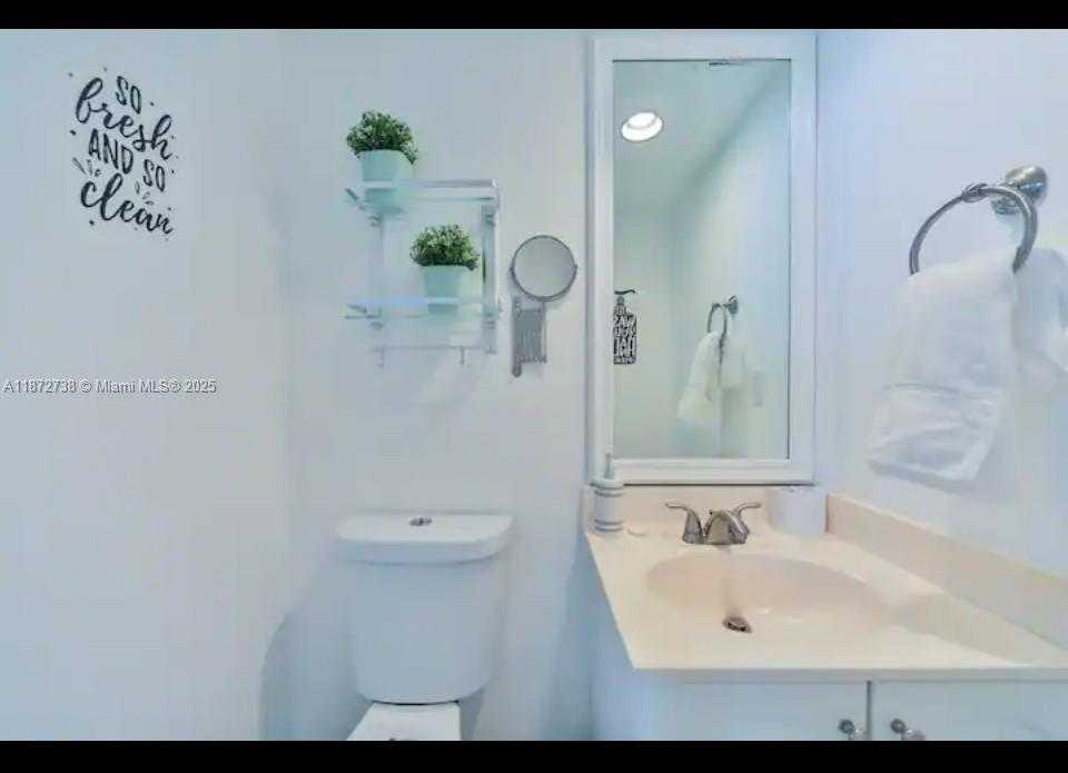 Small Image of 4001 SOUTH OCEAN DR #7L, Hollywood Number 24