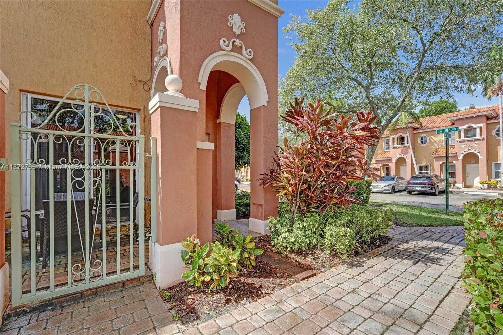 Small Image of 603 SOUTH WEST 107TH AVE #1701, Pembroke Pines Number 3