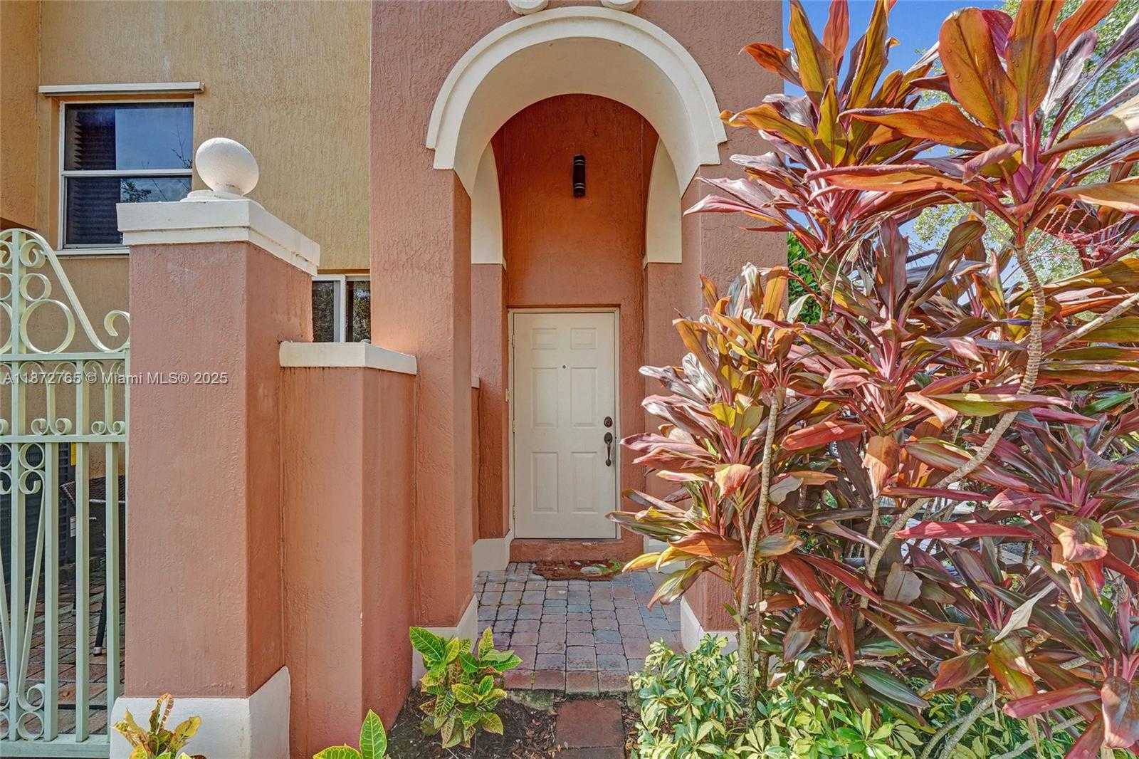 Small Image of 603 SOUTH WEST 107TH AVE #1701, Pembroke Pines Number 4