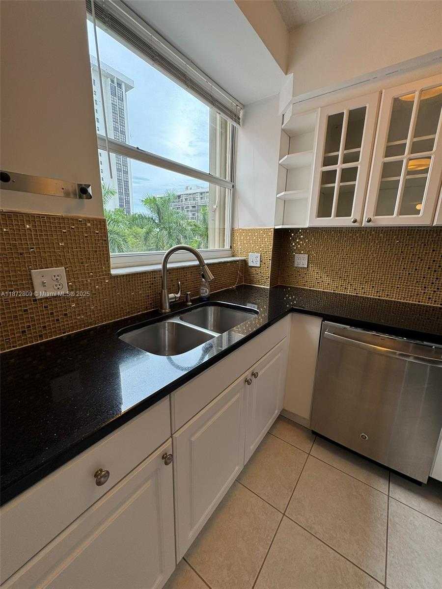 Small Image of 1824 BRICKELL AVE #4B, Miami Number 13