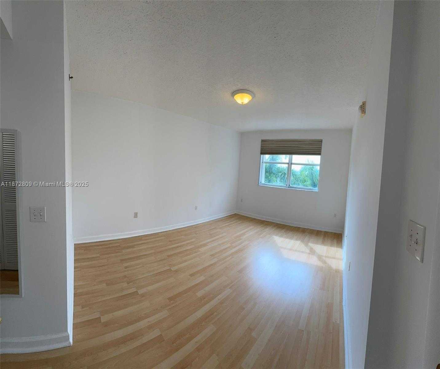 Small Image of 1824 BRICKELL AVE #4B, Miami Number 20