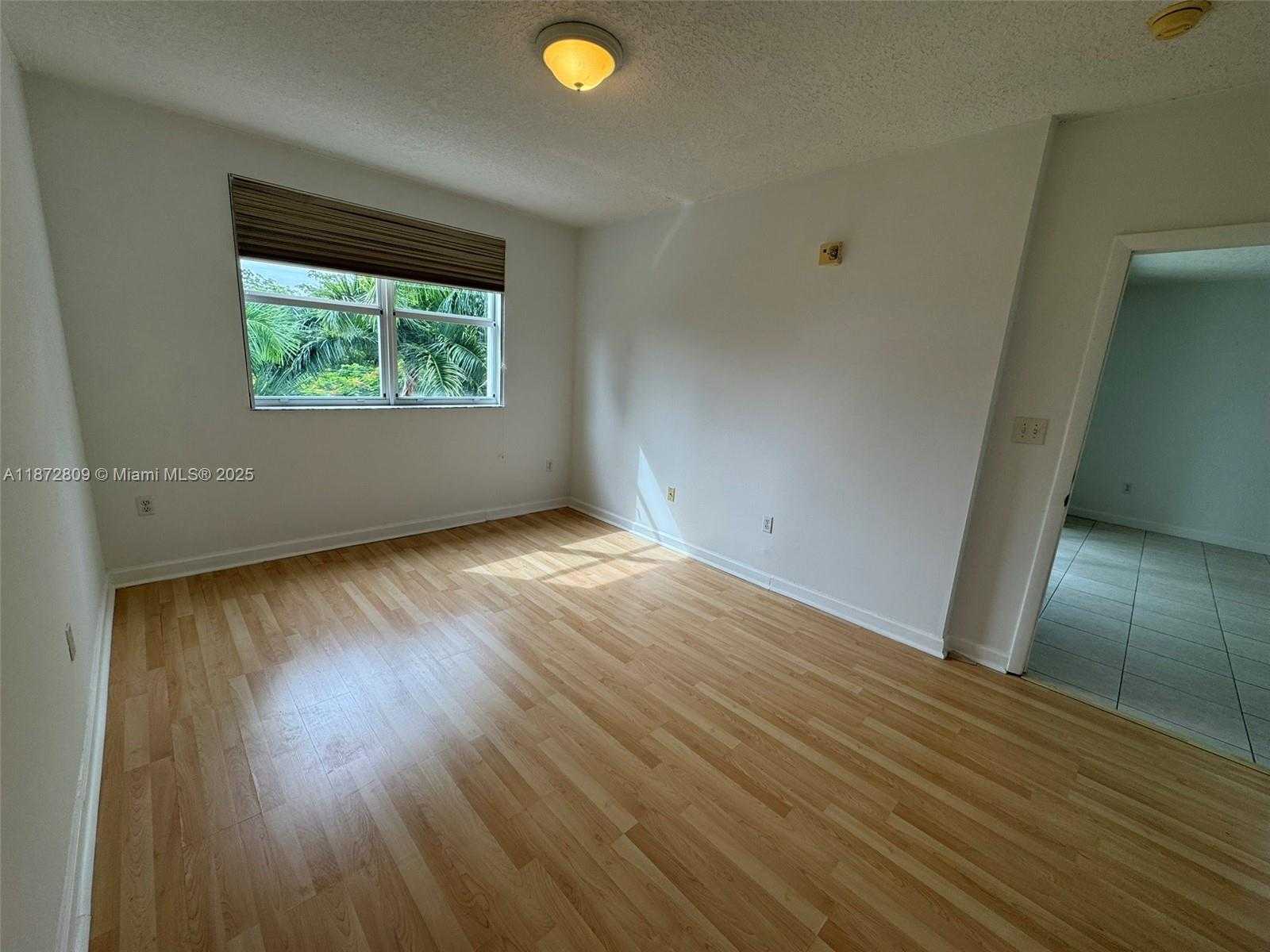 Small Image of 1824 BRICKELL AVE #4B, Miami Number 21