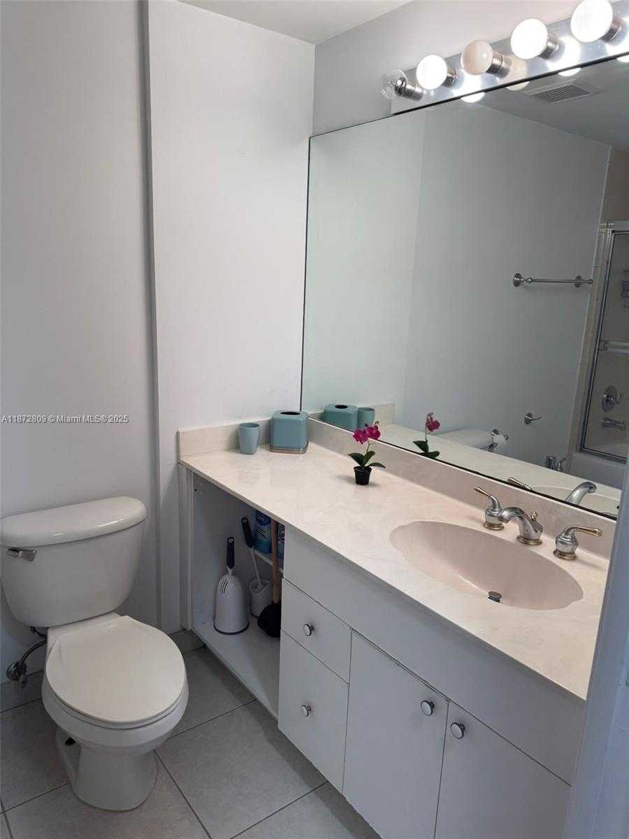Small Image of 1824 BRICKELL AVE #4B, Miami Number 29