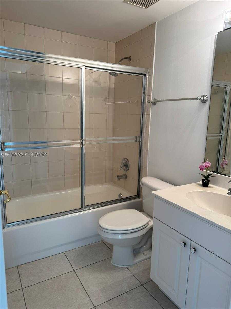 Small Image of 1824 BRICKELL AVE #4B, Miami Number 34